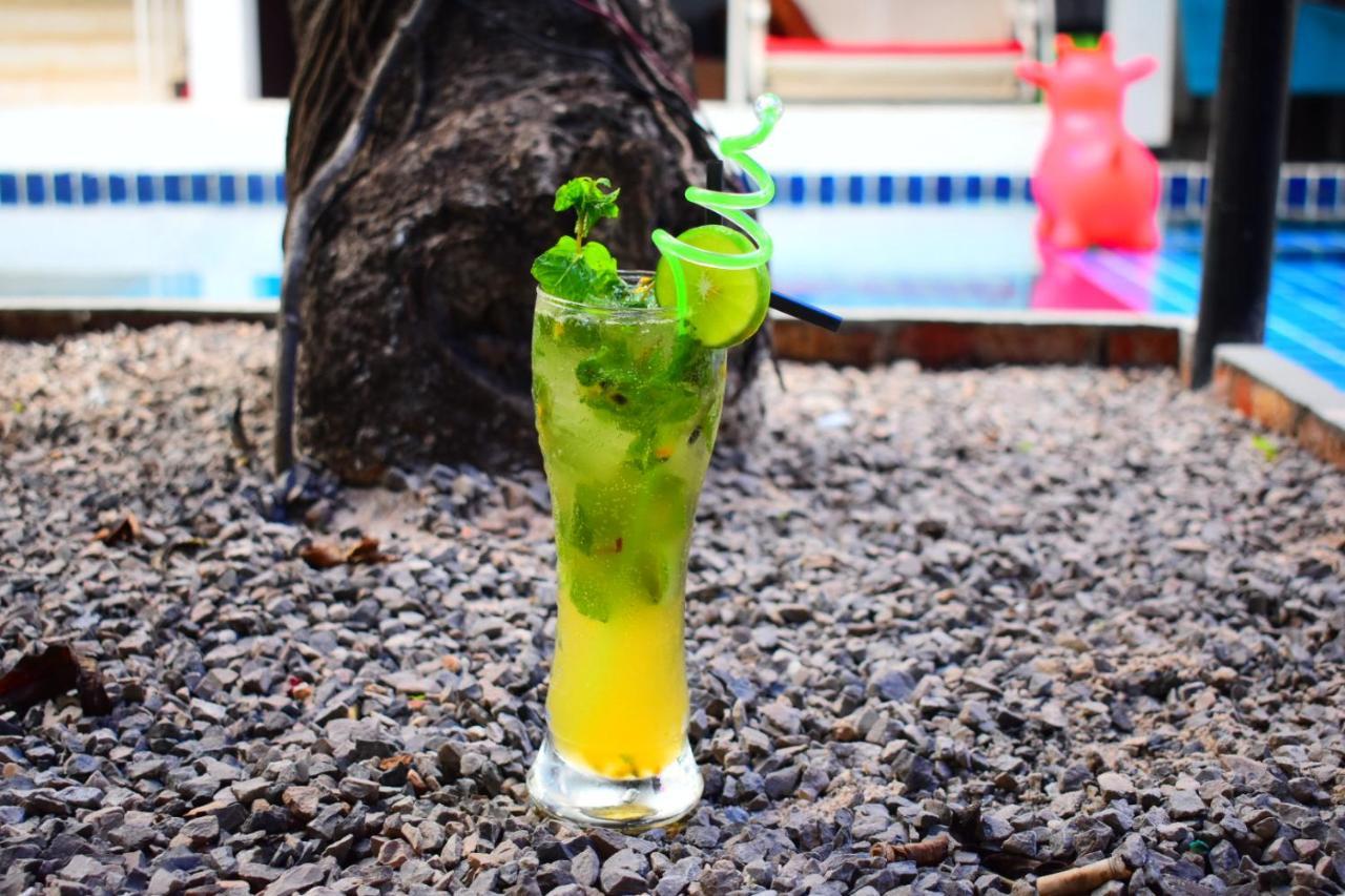 White Rabbit Hostel Siem Reap (Adults Only) Экстерьер фото