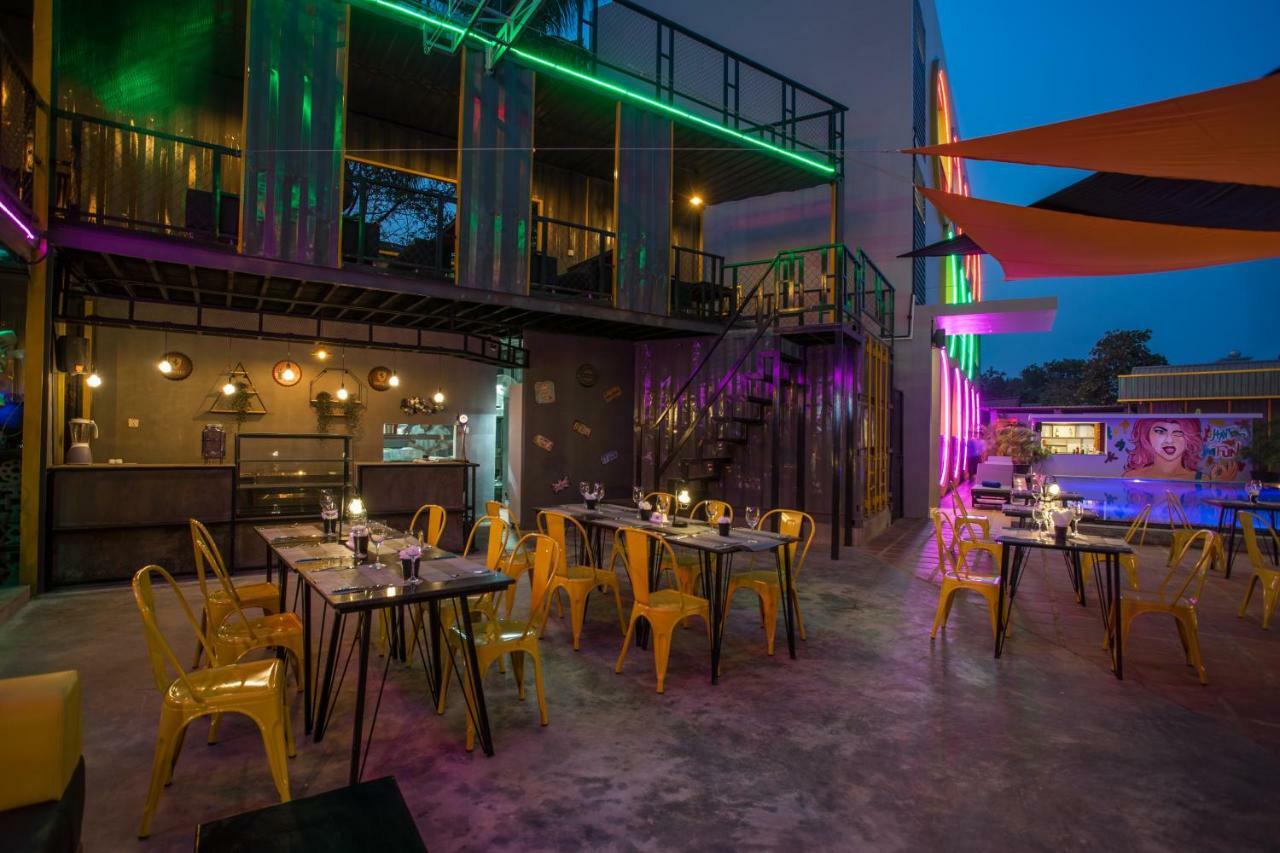 White Rabbit Hostel Siem Reap (Adults Only) Экстерьер фото